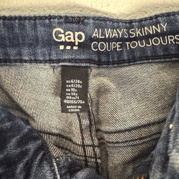 GAP Women's Dark Blue Skinny Jeans - Picture 2 of 6